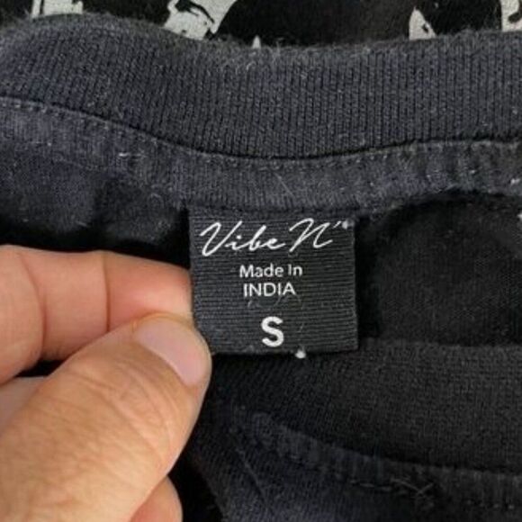 Viben' Chllin' S Small Crop Top T Tee Shirt Black - Picture 4 of 5